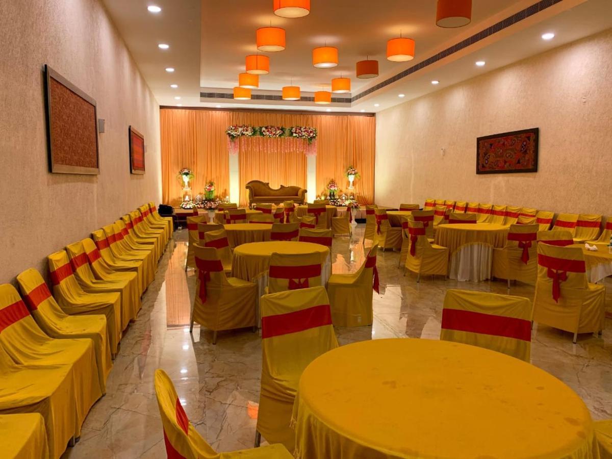 Celebrity Resort - Near Isha Yoga Alandurai Экстерьер фото