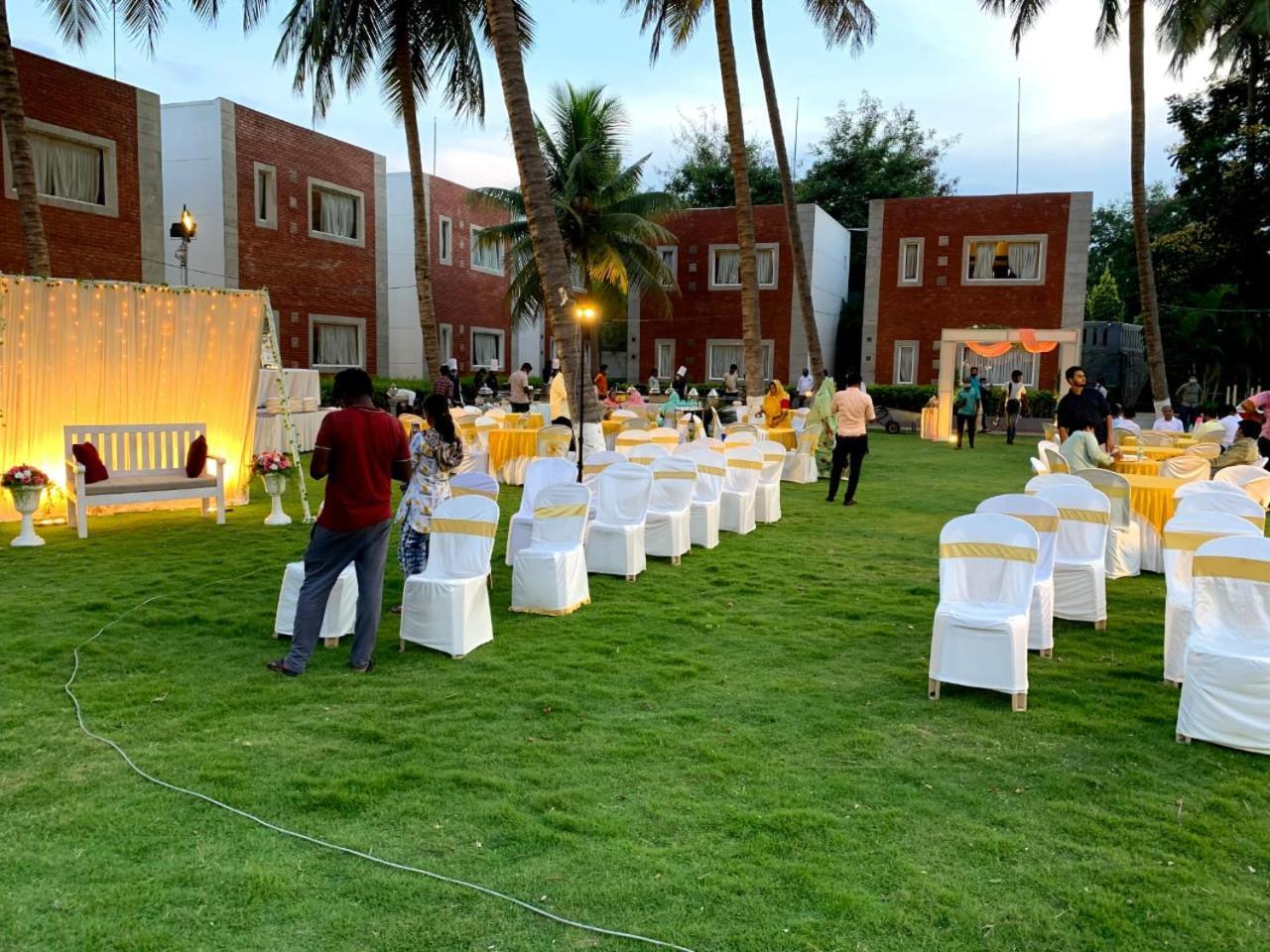 Celebrity Resort - Near Isha Yoga Alandurai Экстерьер фото
